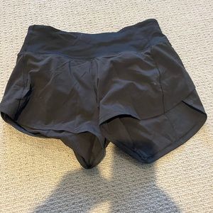 Lululemon Hotty Hot High Rise Shorts 2.5